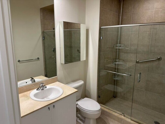 Building Photo - 1551 N Flagler Dr
