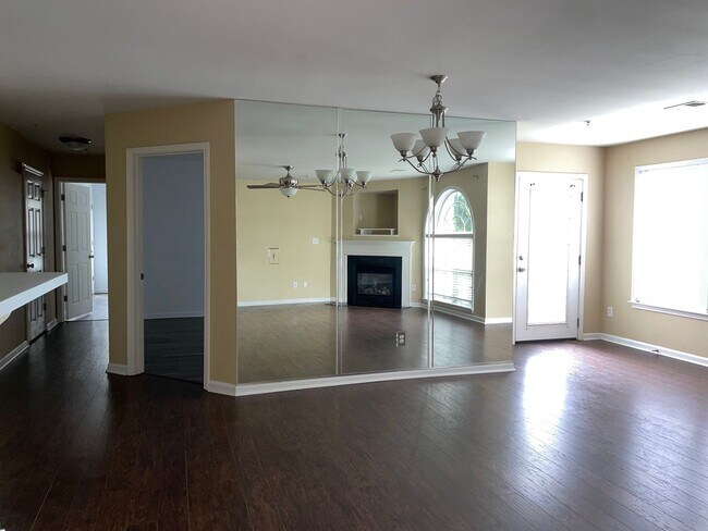 Building Photo - 2 BED, 2 BATH CONDO LOCATED IN GREENSBORO! LAST MONTH'S RENT FREE IF YEAR LEASE IS COMPLETED!