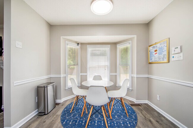 Building Photo - 2713 Leabrook Dr