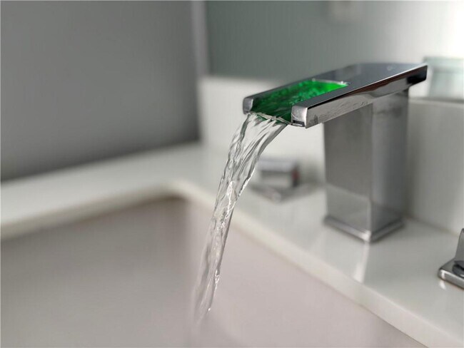 Building Photo - 6347 Ellenwood Dr