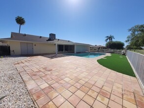 Building Photo - 17230 N Country Club Dr