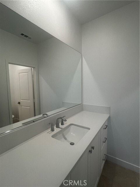 Building Photo - 1155 Walnut Ter