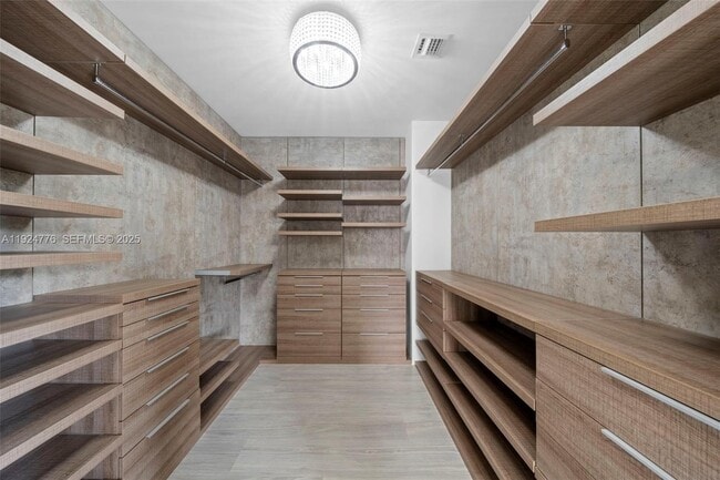 Building Photo - 1549 Breakwater Terrace