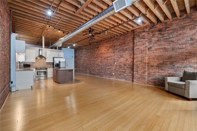 Building Photo - 951 Liberty Ave