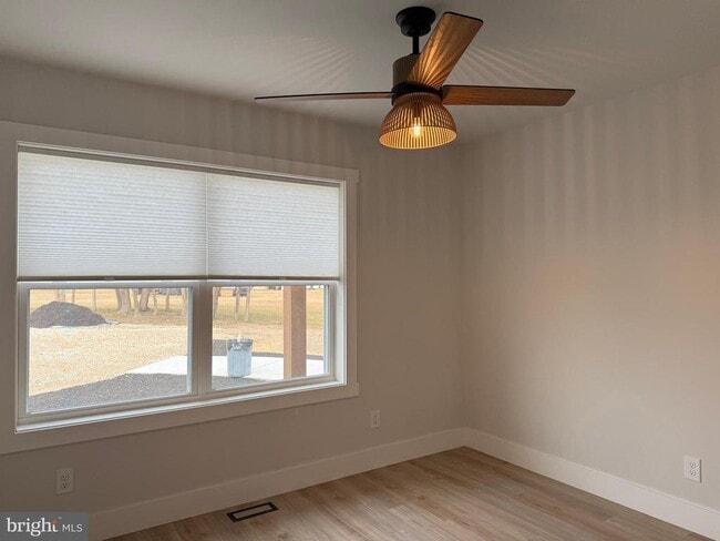 Building Photo - 44 Cedar Beach Rd