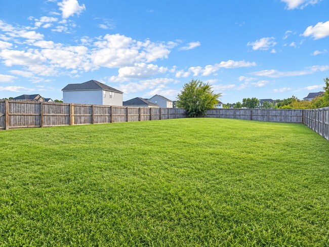 Building Photo - 465 Huntington Dr