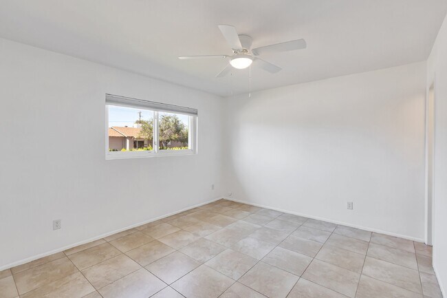 Building Photo - Terrific Old Town Scottsdale Rental!
