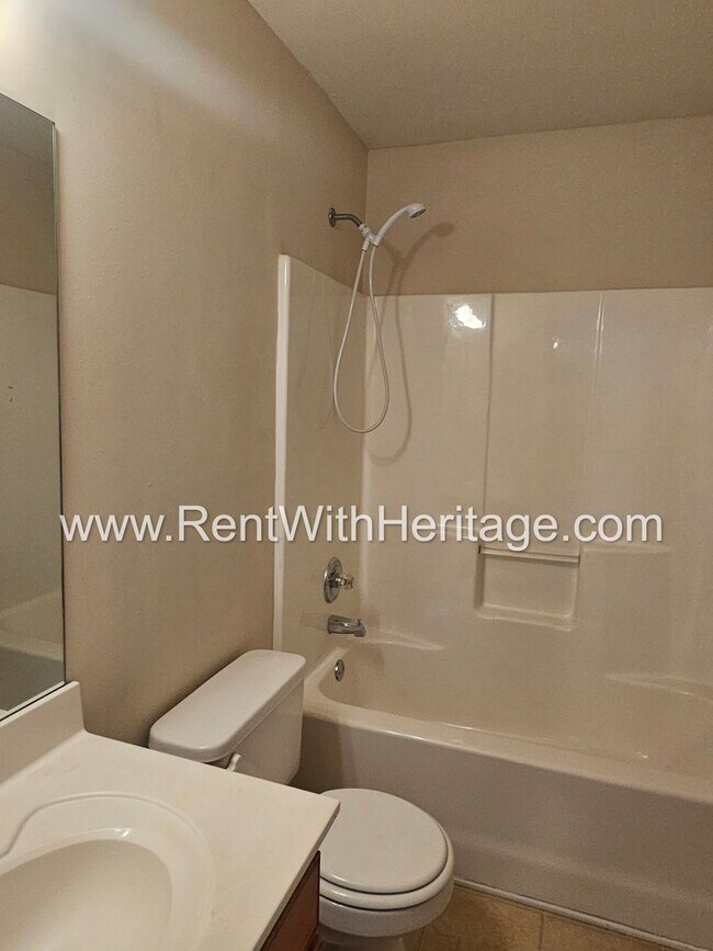 Building Photo - WOW!!...GORGEOUS!!..UPGRADES /AMAZING MASTER/ FENCED YD/ SWIM-TENNIS