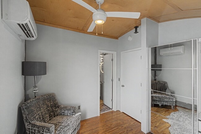 Building Photo - 2204 Austin Ave