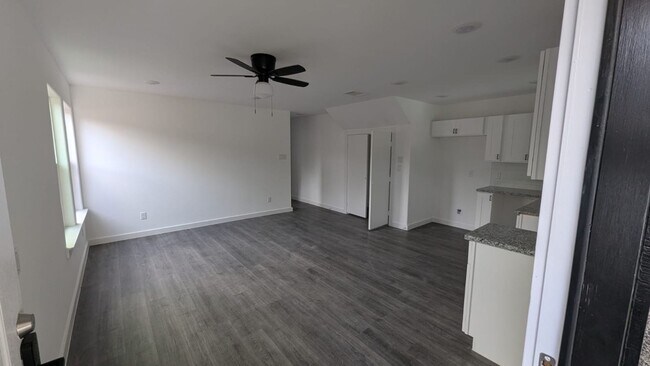 Building Photo - ? Your Houston Dream Home – 3 Beds & 2.5 B...