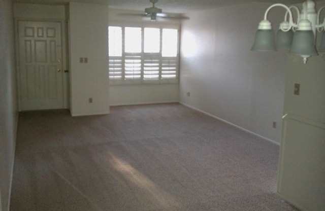 Building Photo - 1927 E Hampton Ave