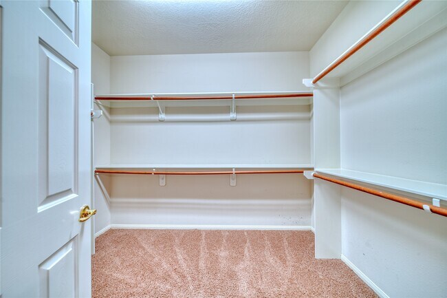 Building Photo - 2805 Pickett Dr