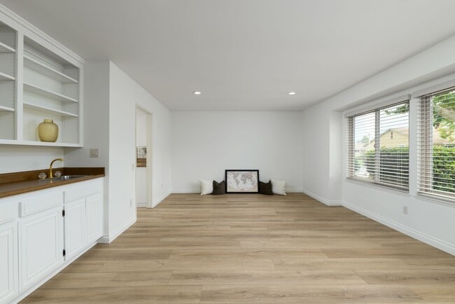 Building Photo - 22106 Village 22