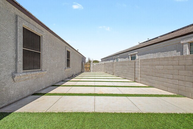 Building Photo - 30731 Monterey Cir
