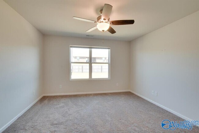 Building Photo - 123 Daymark Dr