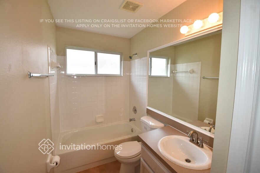 Building Photo - 8944 Southbay Dr