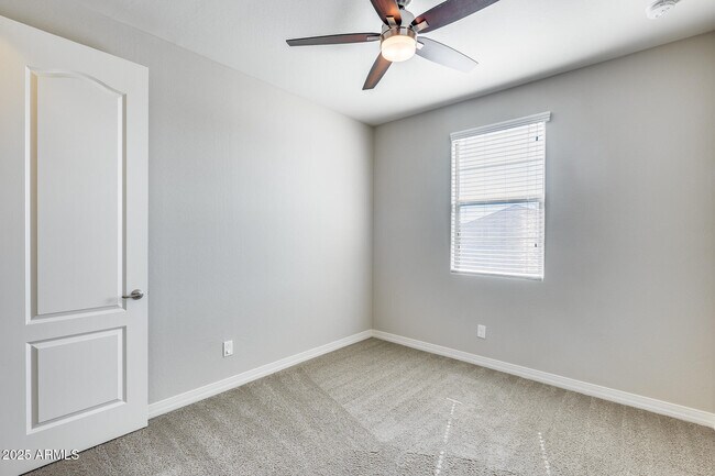 Building Photo - 9944 W Louise Dr