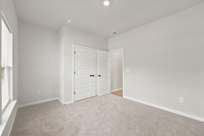 Building Photo - 334 Kindred Spirits Dr