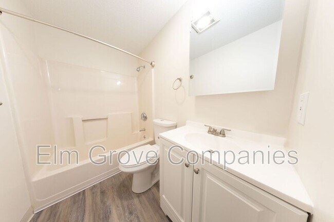 Building Photo - 72 Hemingway Dr