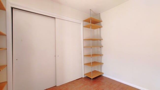 Building Photo - 1st Month Free! Old Town Charm! 2 Bedroom ...