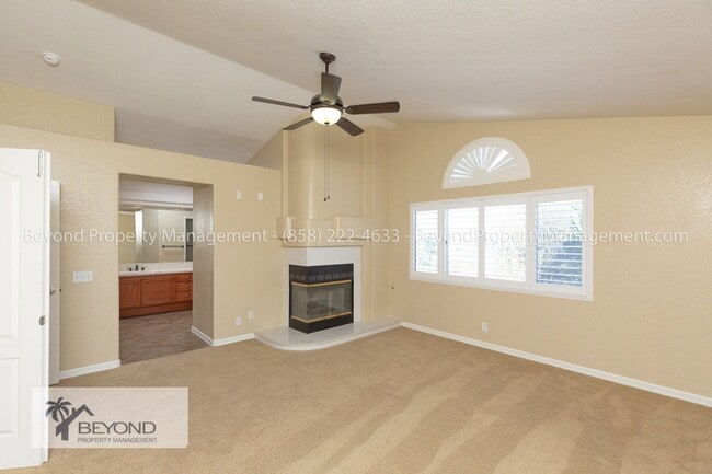 Building Photo - ELEGANT 4BR/2.5BA H in HOME IN OCEANSIDE P...