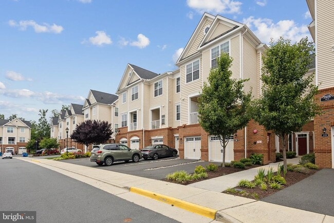 Primary Photo - 23235 Milltown Knoll Square