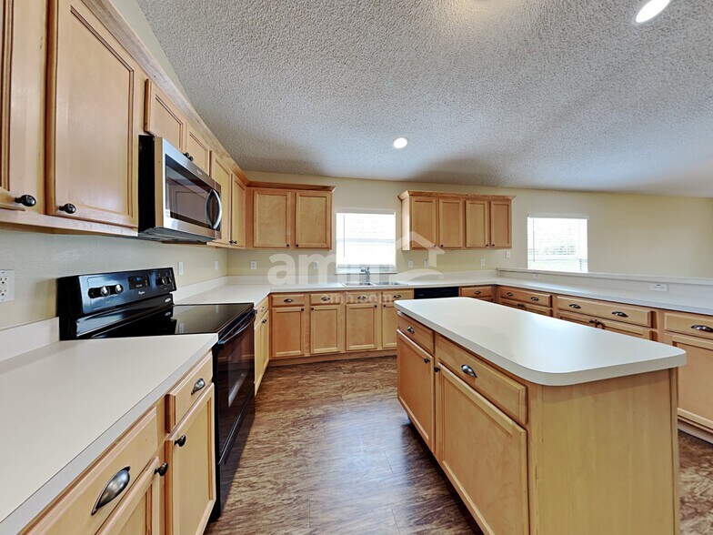 Building Photo - 4012 Waltham Forest Dr
