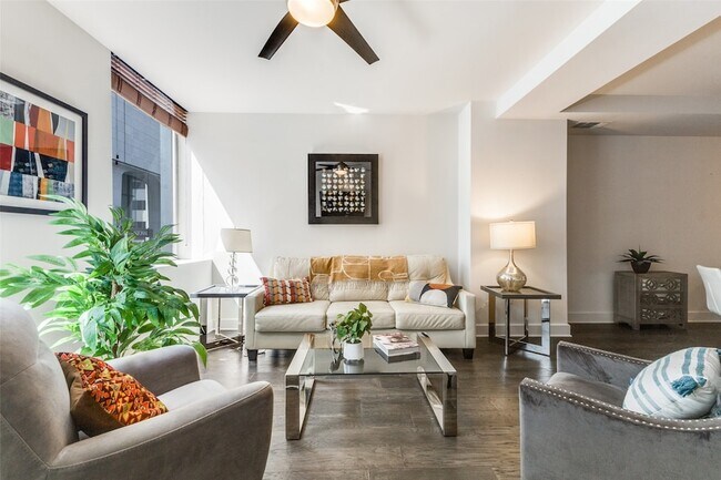 Building Photo - 1505 Elm St