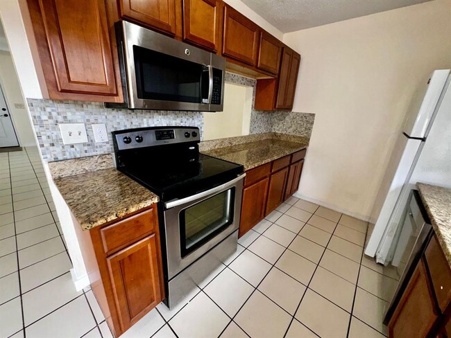 Building Photo - 6246 S Bend Square