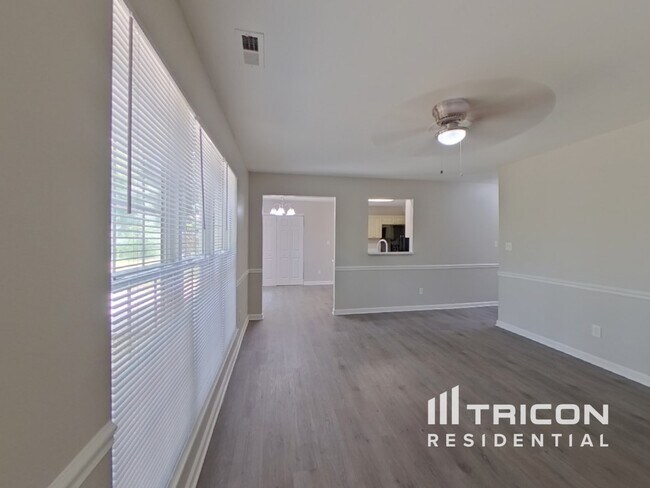 Building Photo - 9701 Pecota Ln