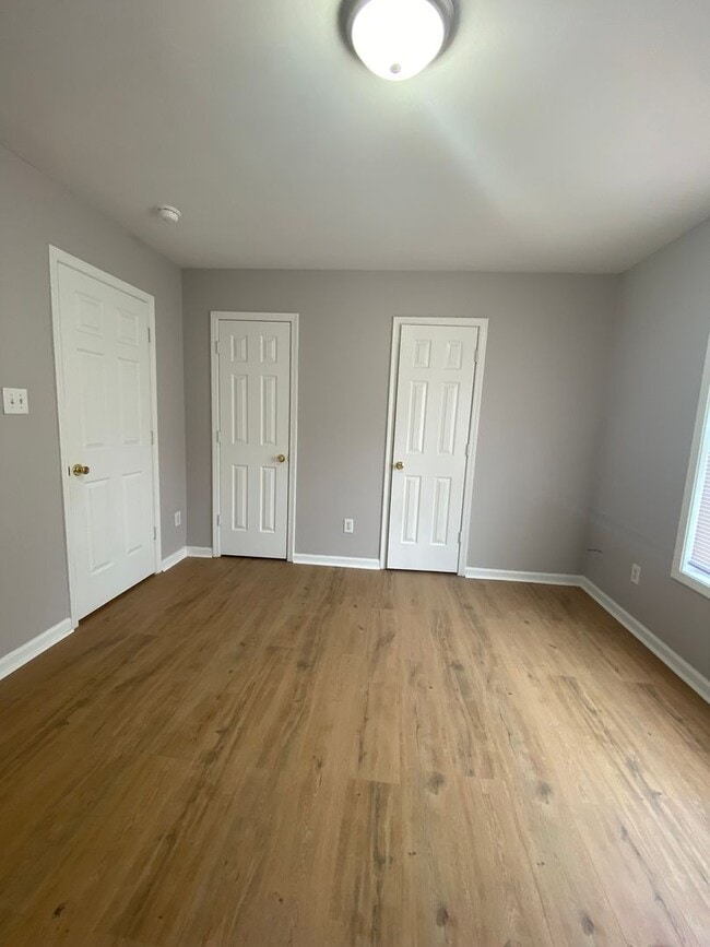 Building Photo - Charming 2 Bed, 2.5 Bath Townhouse in Nort...