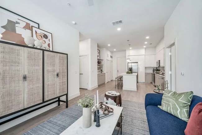 Building Photo - Your Urban Oasis Awaits