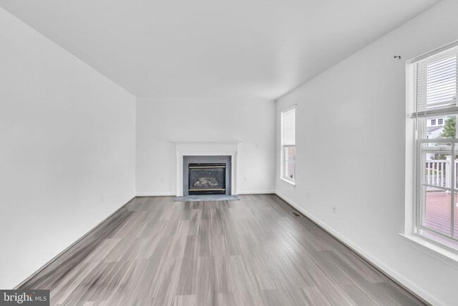 Building Photo - 5413 Silver Maple Ln