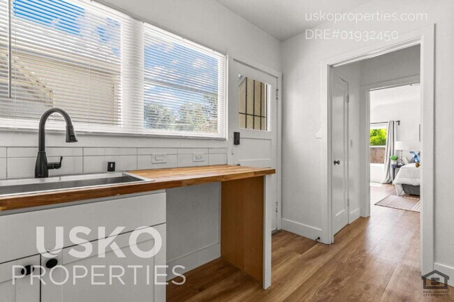 Building Photo - "Charming 1-Bedroom Retreat in Sacramento ...