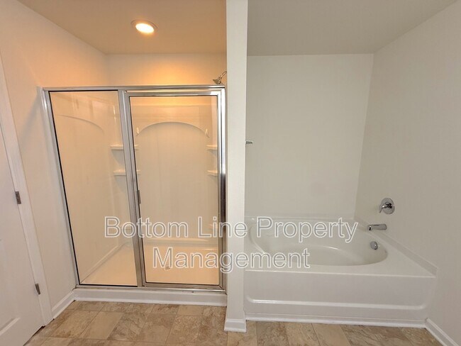 Building Photo - 3997 Long Arrow Dr
