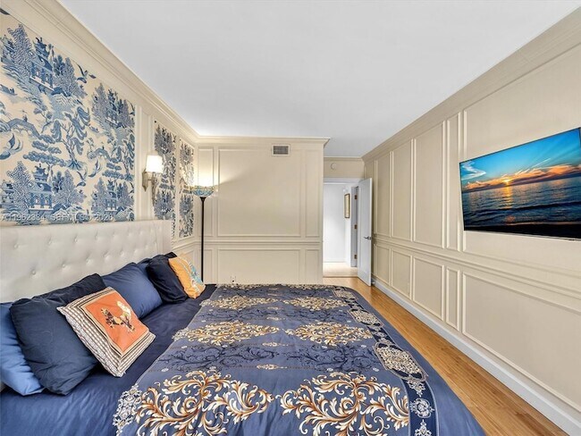 Building Photo - 101 Crandon Blvd