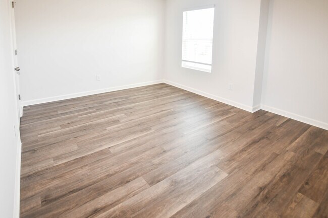 Building Photo - 130 Maple Spring Trl