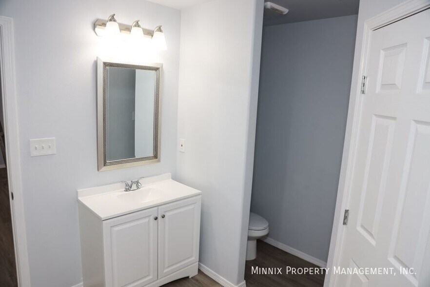 Building Photo - 1649 Wrigley Dr