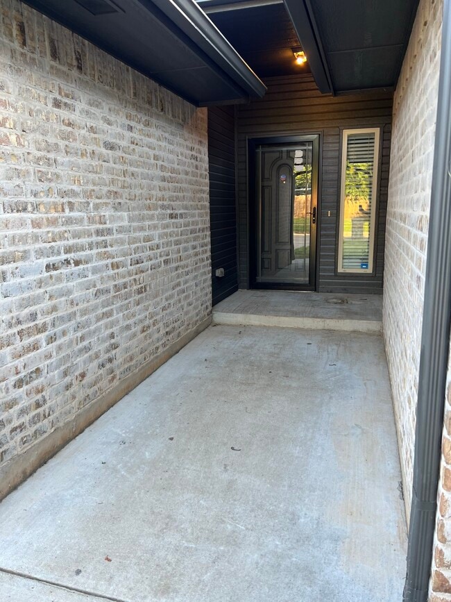 Primary Photo - 3104 Woodcrest Creek Dr