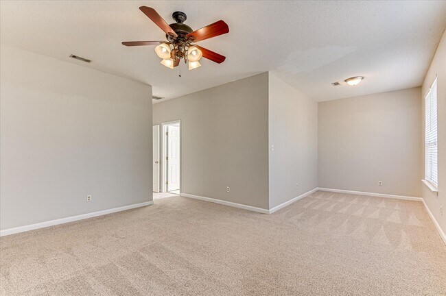 Building Photo - 1140 Parkside Trail