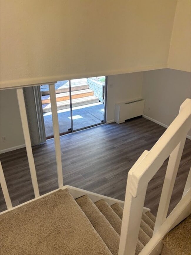 Building Photo - Close to Campus 2BD/1.5 BA Townhouse - Ava...
