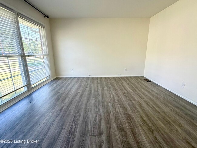 Building Photo - 6216 Hillcrest Ct