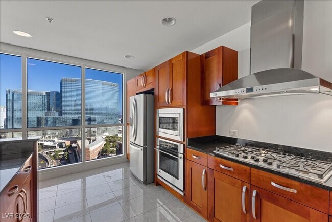 Building Photo - 4525 Dean Martin Dr