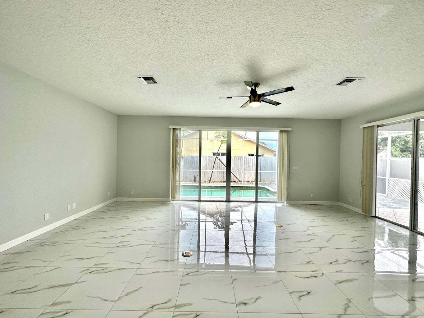 Building Photo - 1219 Baycourt Is