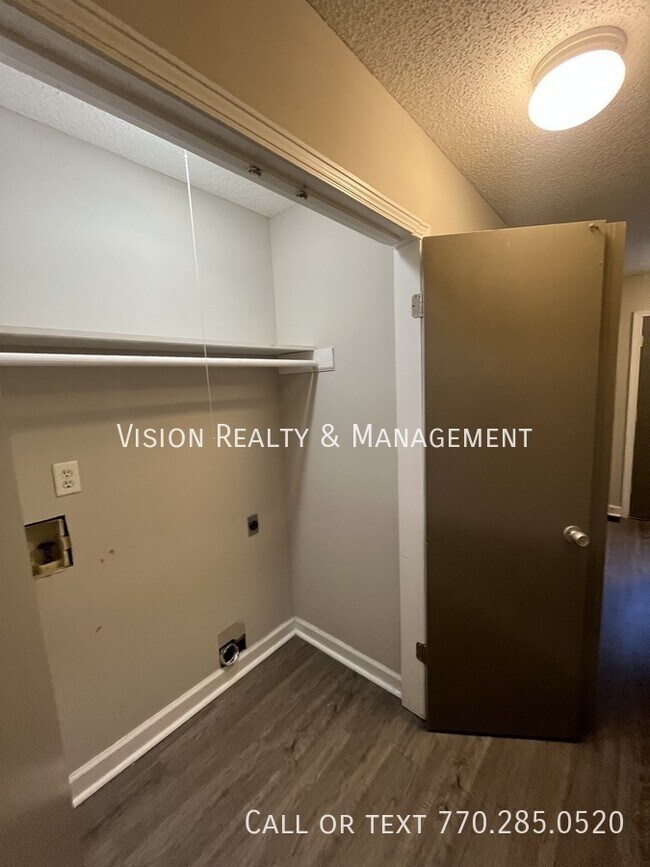 Building Photo - 750 Blandenburg Rd
