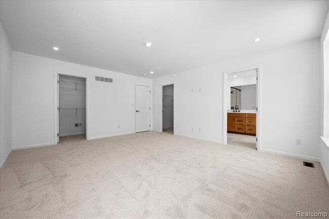 Building Photo - 10633 Barrett