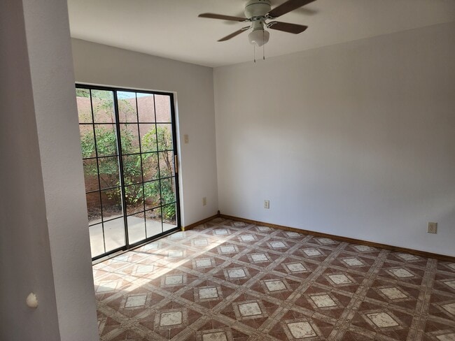 Building Photo - 1623 S Main St