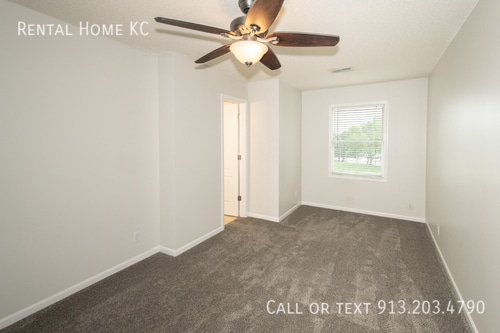 Building Photo - 9105 W 132nd Terrace