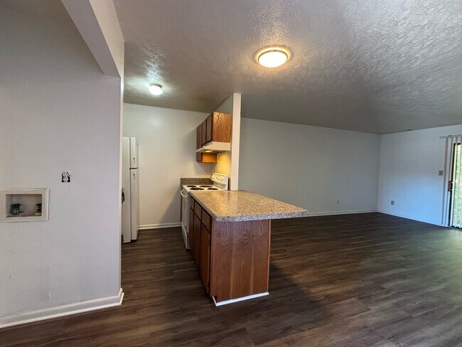 Building Photo - 6400 Starbrook Dr