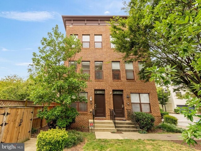 Building Photo - 4333 Kennedy St
